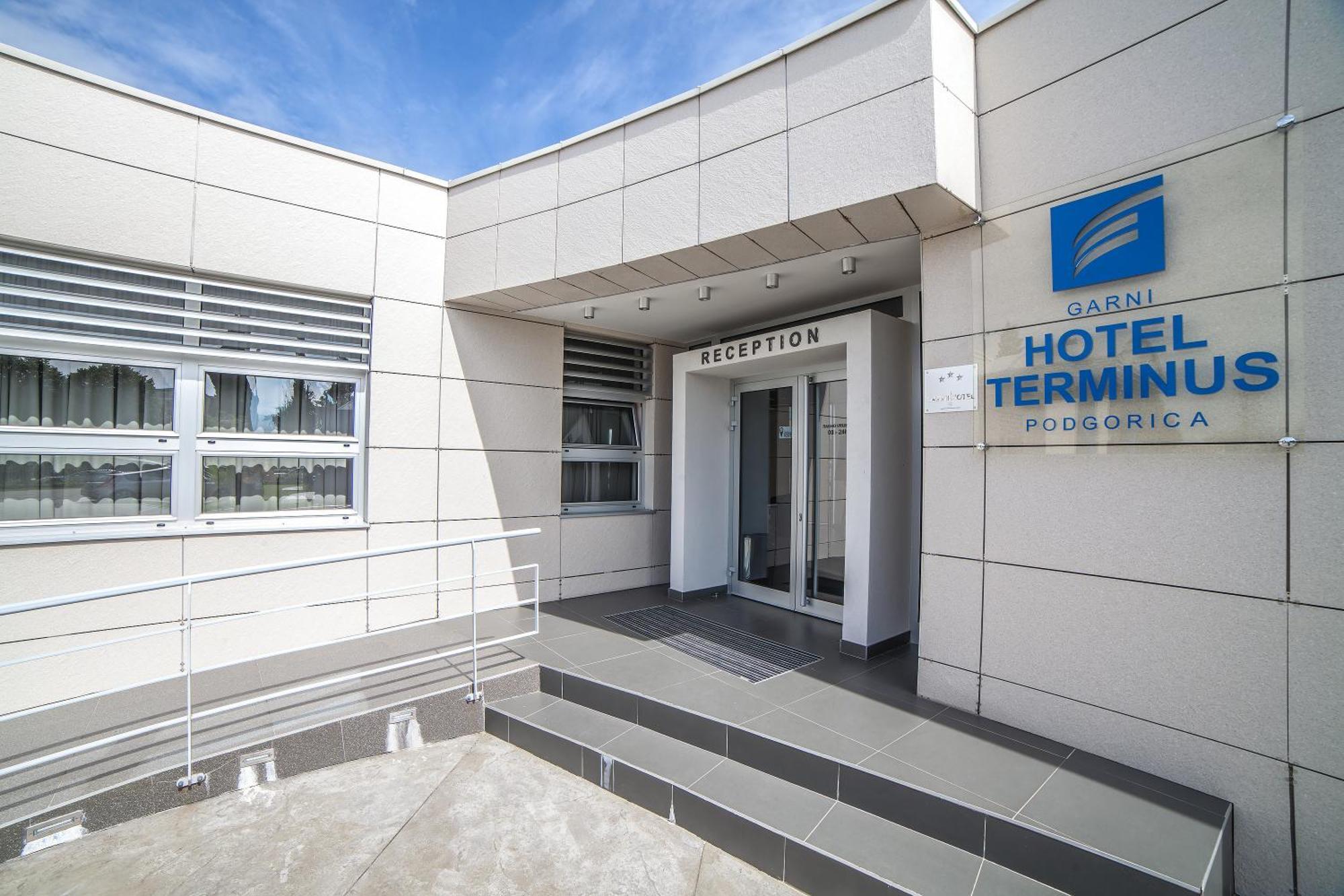 Hotel Terminus พอดโกริกา ภายนอก รูปภาพ