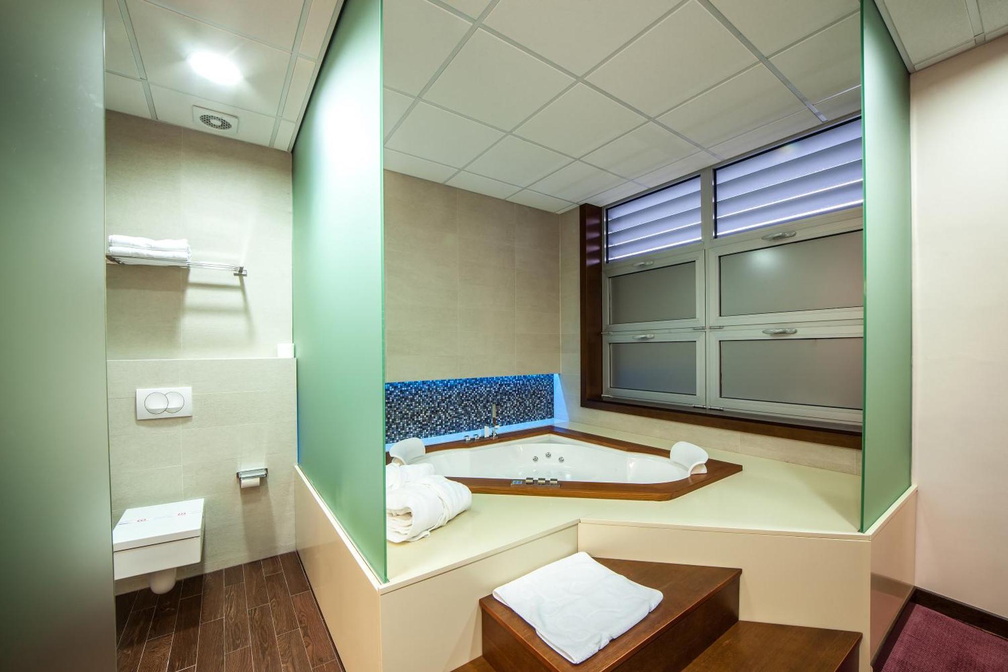 Hotel Terminus พอดโกริกา ภายนอก รูปภาพ