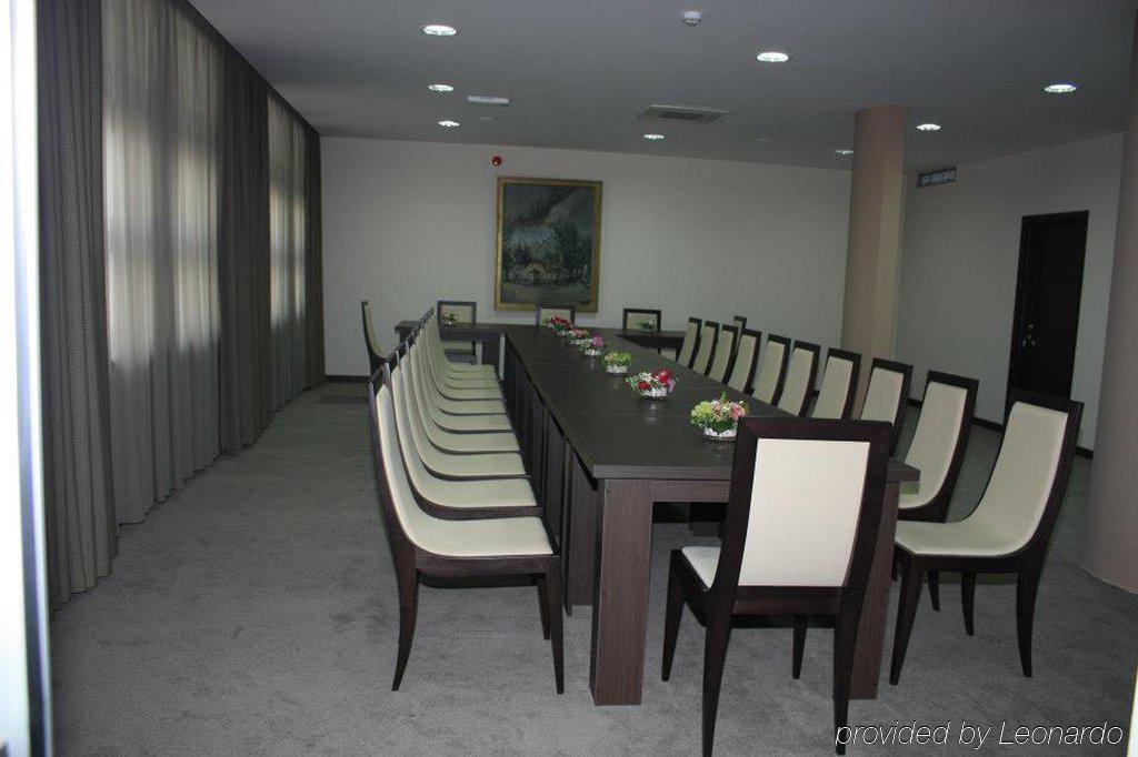 Hotel Terminus พอดโกริกา ภายนอก รูปภาพ