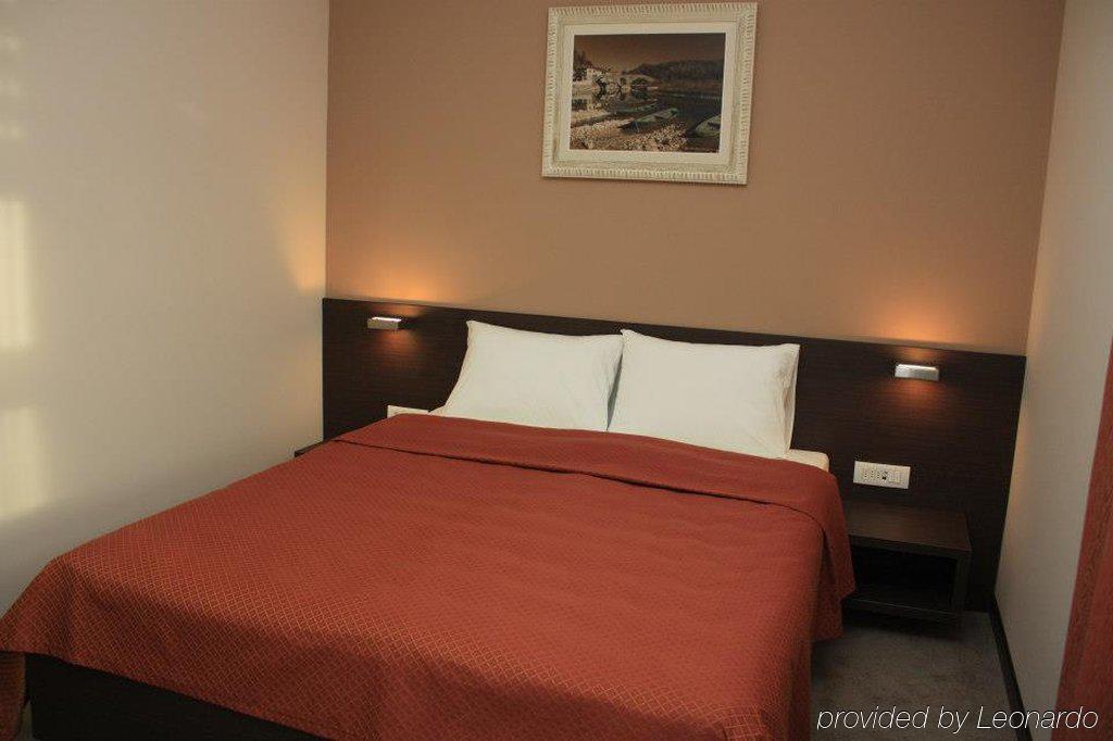 Hotel Terminus พอดโกริกา ภายนอก รูปภาพ