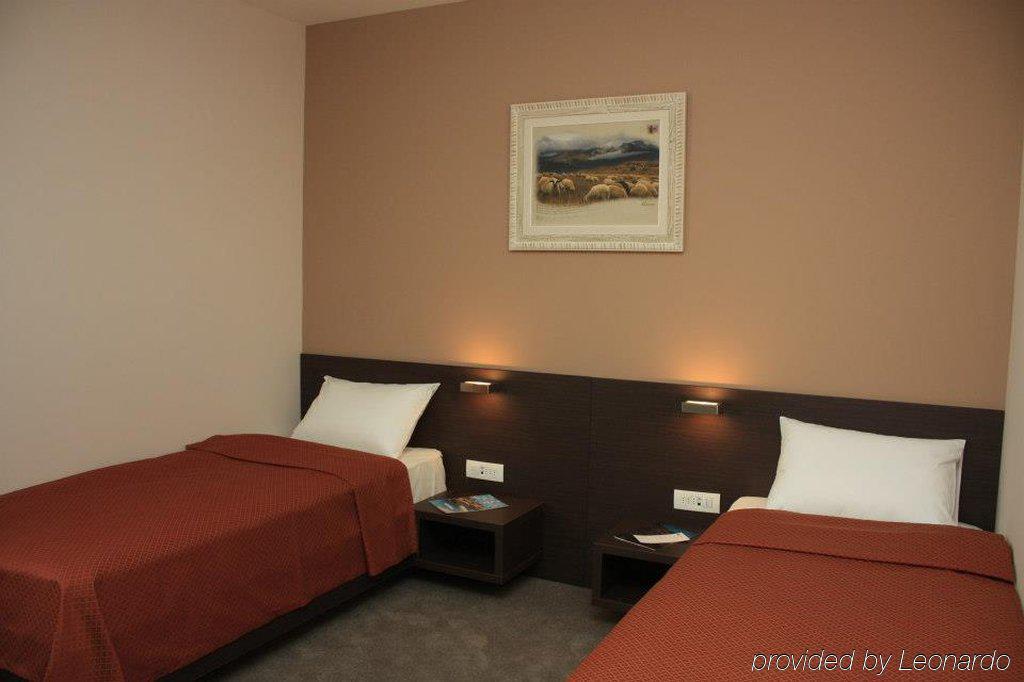 Hotel Terminus พอดโกริกา ภายนอก รูปภาพ
